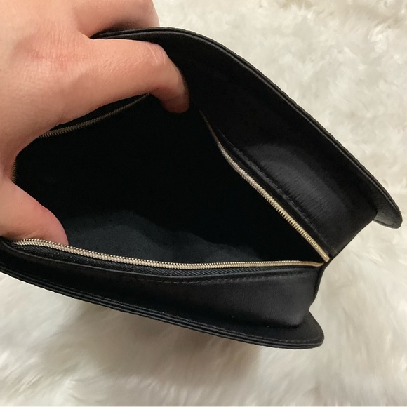 Giorgio Armani Elegant Black Women's Bag - Picture 8 of 9